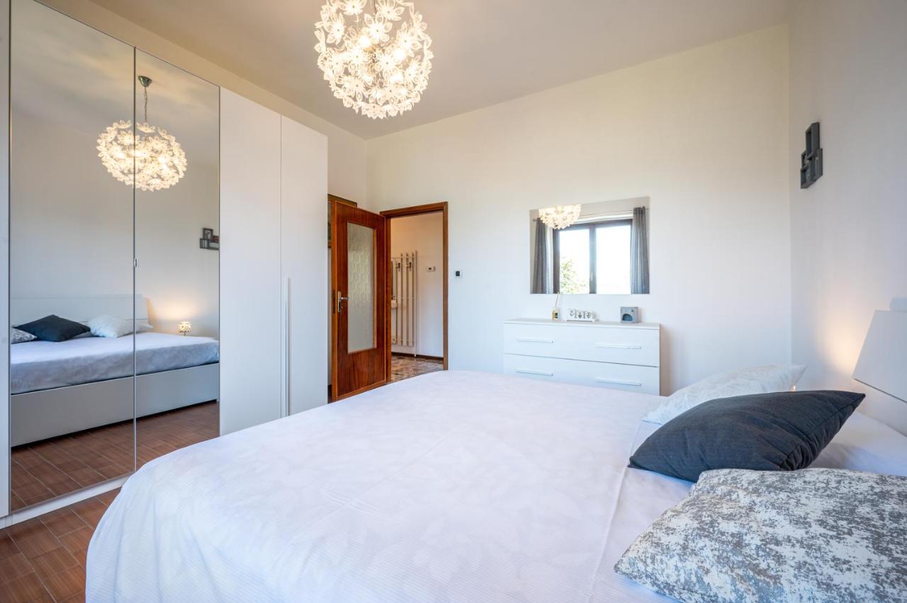Lake View Apartment With Balcony And Parking - Larihome A25 Джера-Ларіо Екстер'єр фото